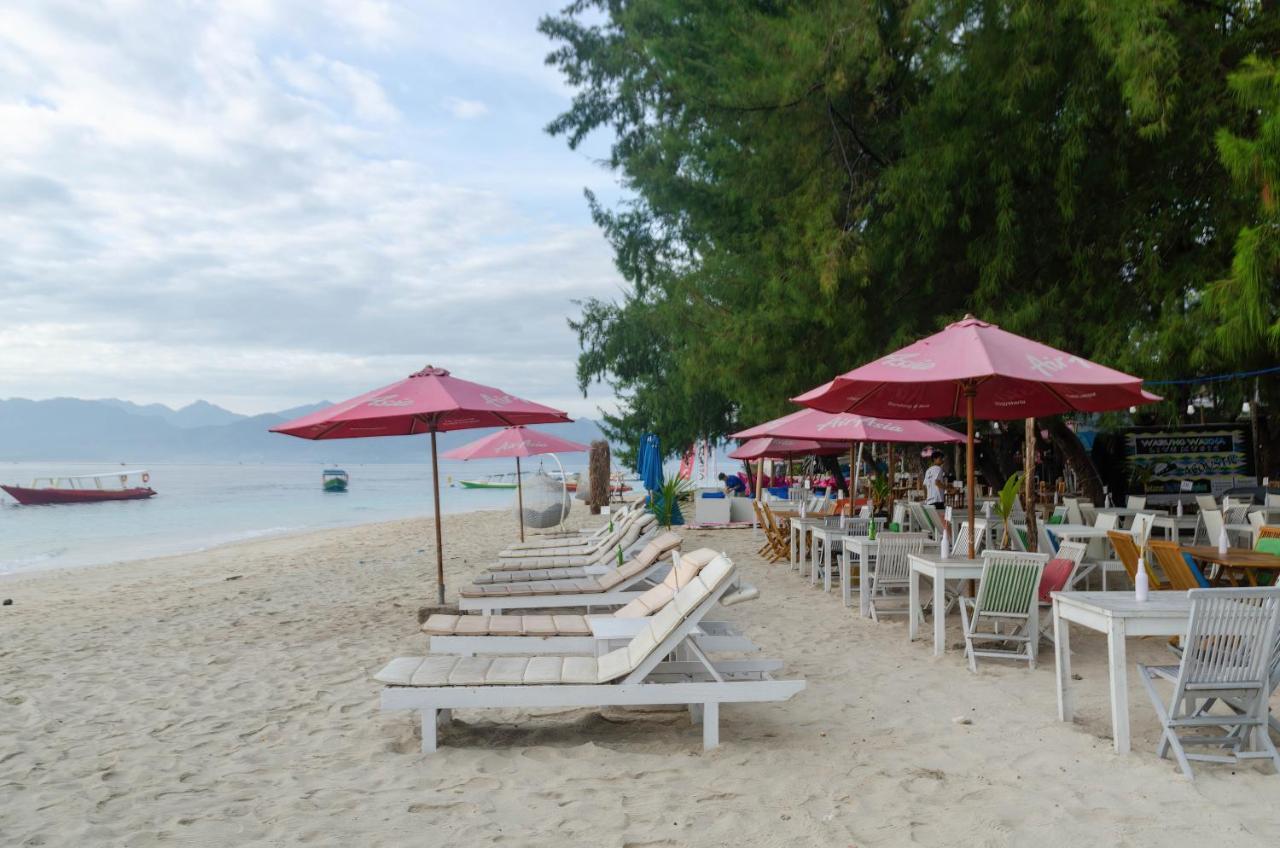 Warna Beach Hotel Gili Trawangan Bagian luar foto